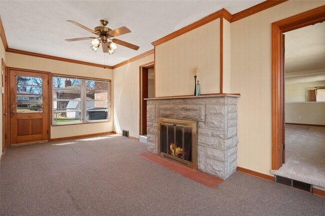 Building Photo - 17 Valley Dr
