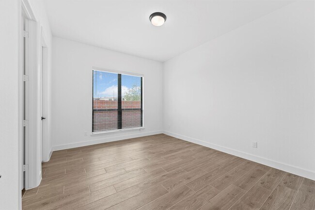 Foto del edificio - 1539 Spring Pl Dr