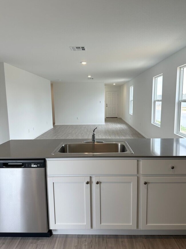 Building Photo - Converse Newly Built Rental Property (3 Be...