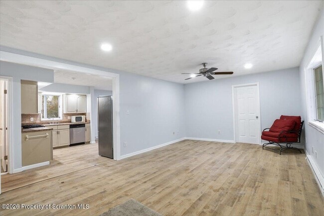 Building Photo - 21 Circle Dr