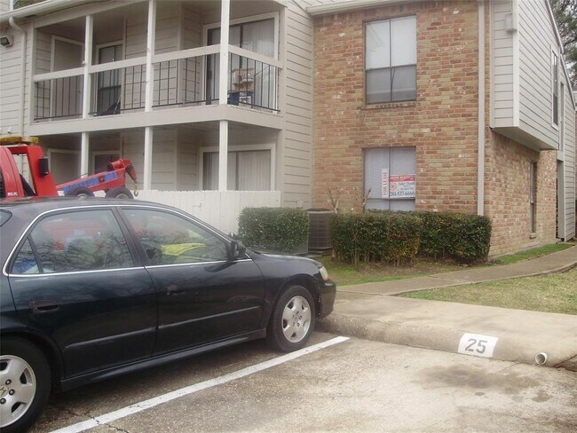Foto del edificio - 17331 Red Oak Dr