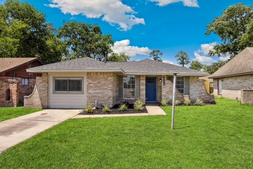 Foto principal - 4442 Oak Shadows Dr