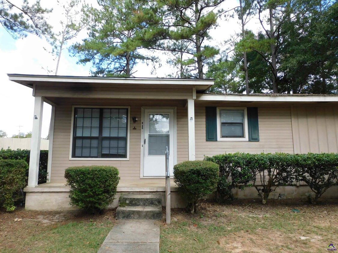 Primary Photo - 1025 Corder Rd