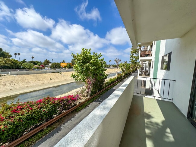 Building Photo - 5000 S Centinela Ave