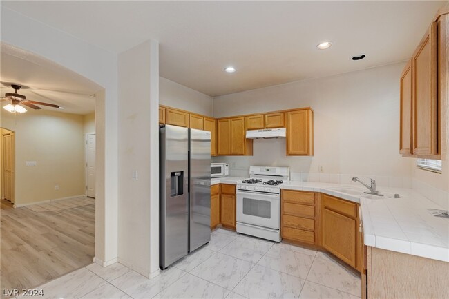 Building Photo - 7240 Quarterhorse Ln