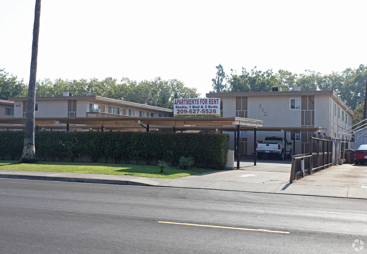 Primary Photo - 412 N Church St