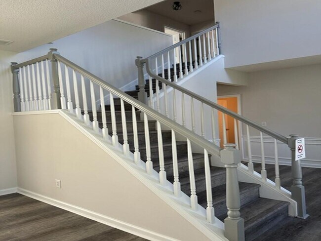 Building Photo - 540 Sessingham Ct