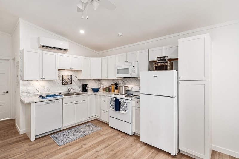 Primary Photo - 720 Pritchett Ln