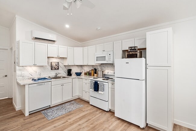 Foto del edificio - 720 Pritchett Ln