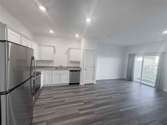 Building Photo - 6158 Daerr Rdg St
