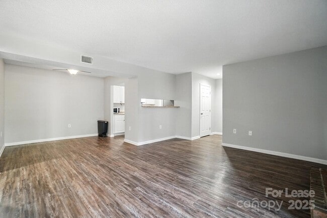 Building Photo - 5020 Sardis Rd