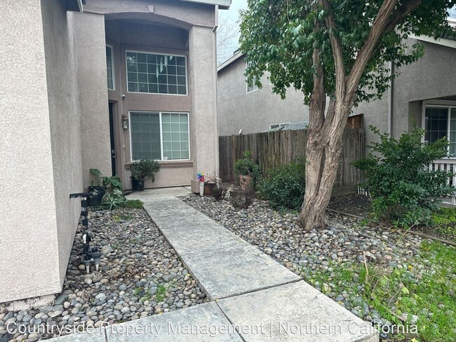 Building Photo - 5 br, 2.5 bath House - 672 Ashlynn Way