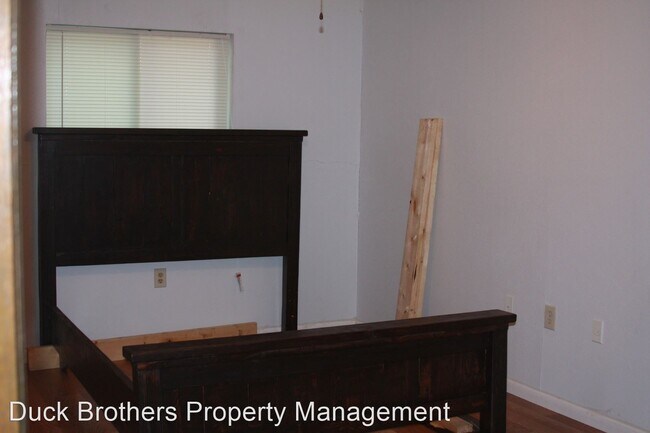 Building Photo - 3 br, 1.5 bath House - 3305 Southerland