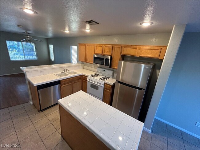 Foto del edificio - 6459 Brook Cottage Ln