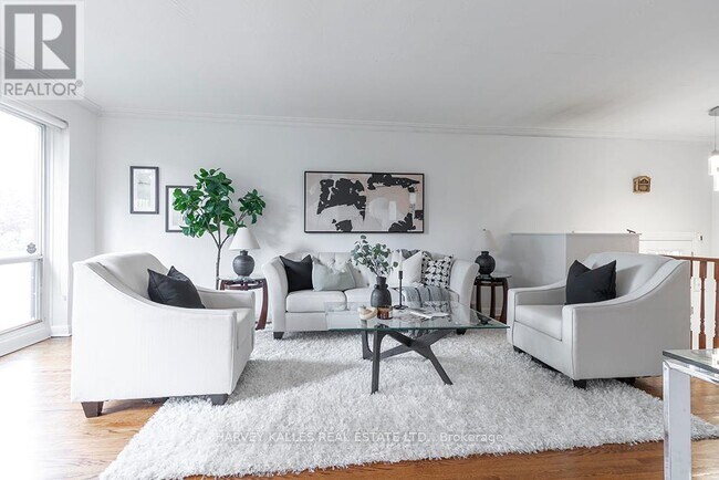 Photo du bâtiment - 135 Combe Ave