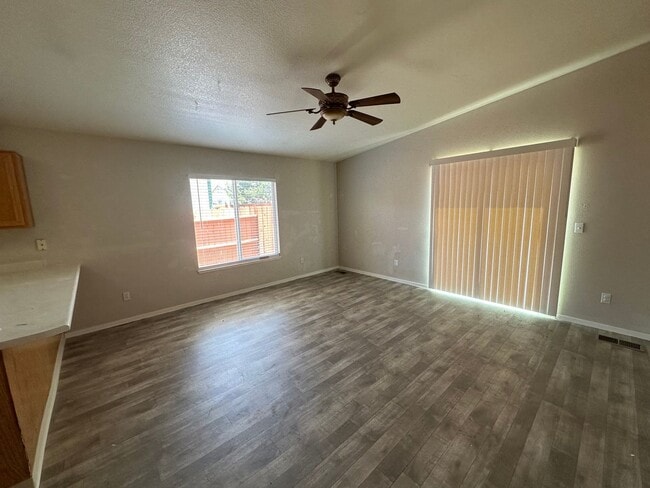 Building Photo - 17878 Empire Ct