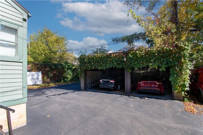 Foto del edificio - 214 Culver Rd