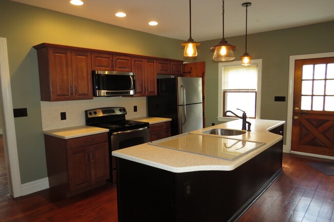 Foto del edificio - 48 Schooleys Mountain Rd