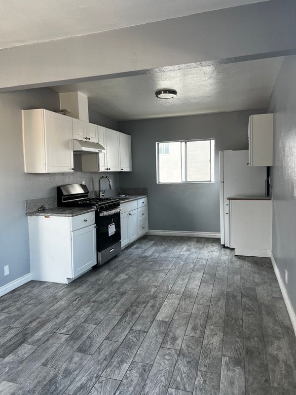 Building Photo - 120 W 73rd St