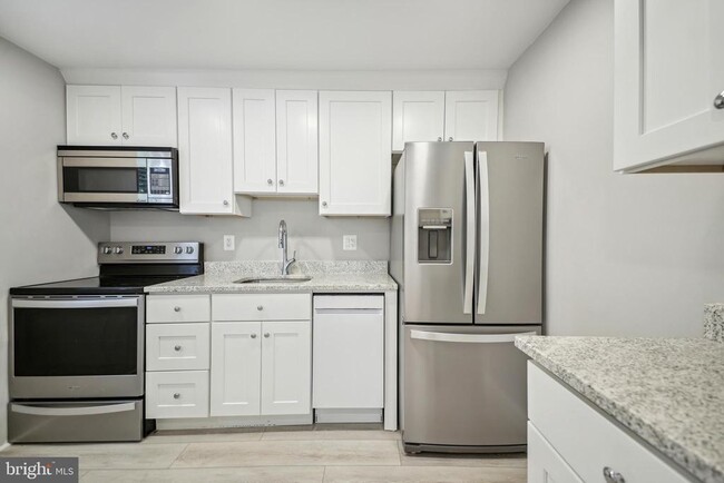 Building Photo - 1801 Belle View Blvd