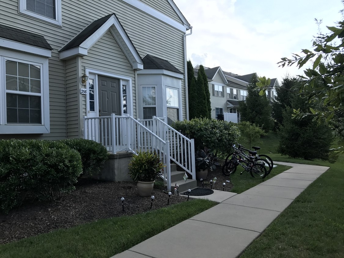 258 Flagstone Rd, Chester Springs, PA 19425 Townhome Rentals in