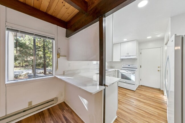 Building Photo - 993 Woodchuck Ct