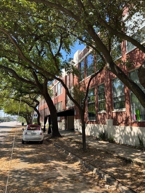 Building Photo - 1312 Live Oak St