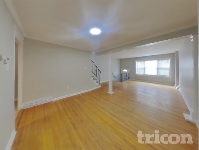 Building Photo - 1229 Tyler St