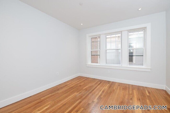 Building Photo - 18A Forest St