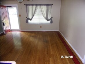 Building Photo - 7418 Jalna St