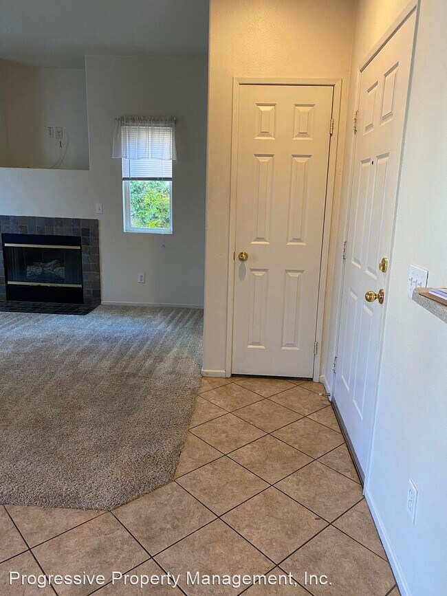 Building Photo - 2 br, 2 bath House - 26352 Arboretum Wy #3501