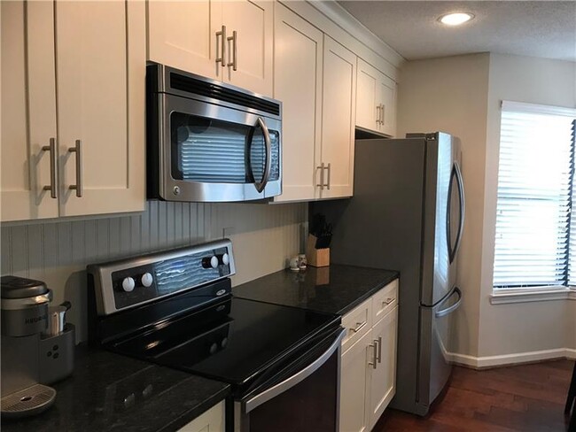 Building Photo - 1206 Old Hammond Chase