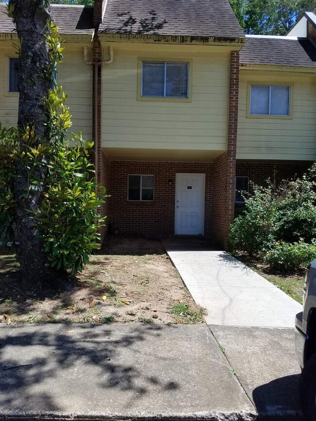 Foto del edificio - 2731 N Blair Stone Rd