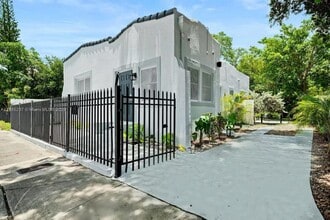 Building Photo - 4711 N Miami Ave