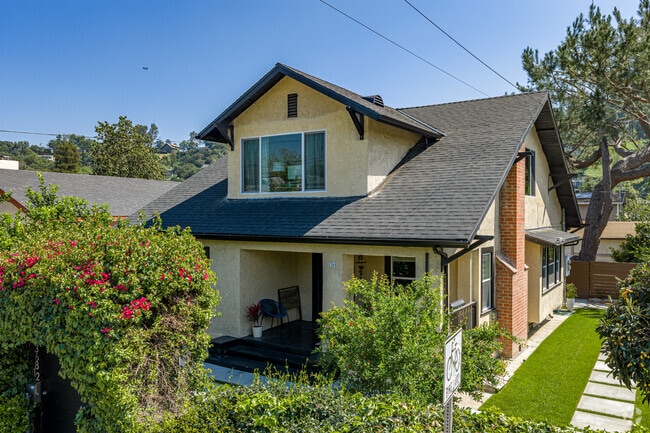 Primario - 1368 1/2 Yosemite Dr