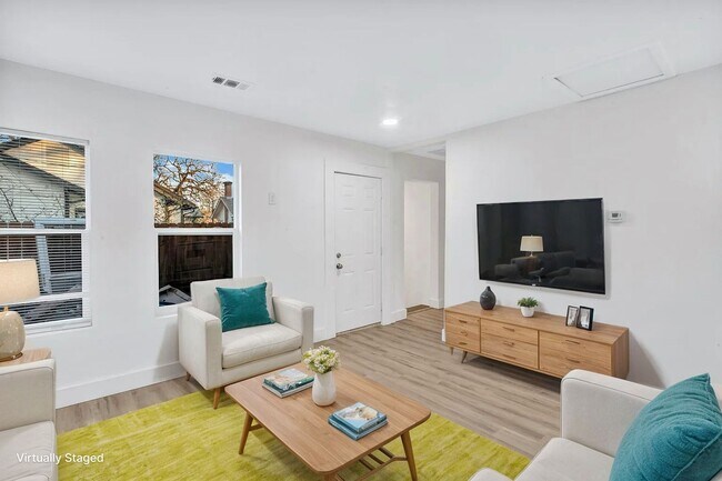 Foto del edificio - Darling 3/1 Duplex in Oakhurst
