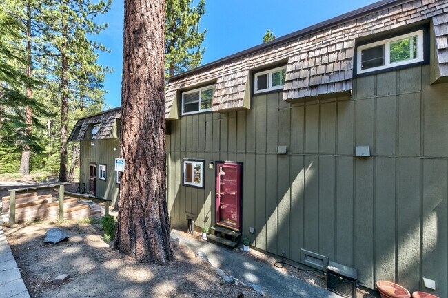 Building Photo - 648 Roger Ave