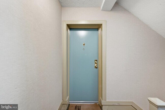 Foto del edificio - 525 Bashford Ln