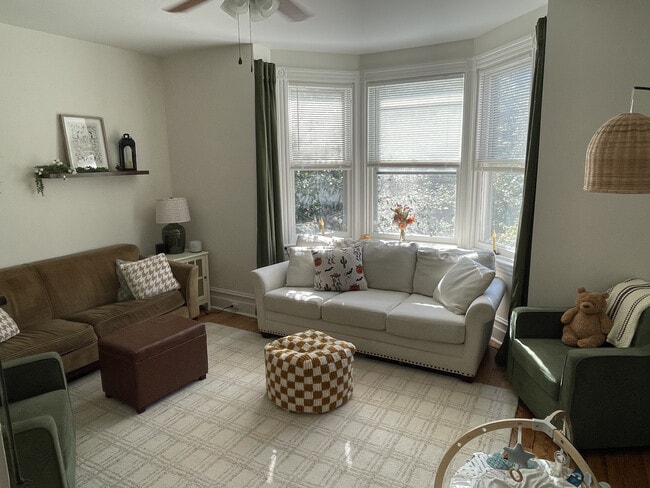 Foto del edificio - 613 W Chestnut St