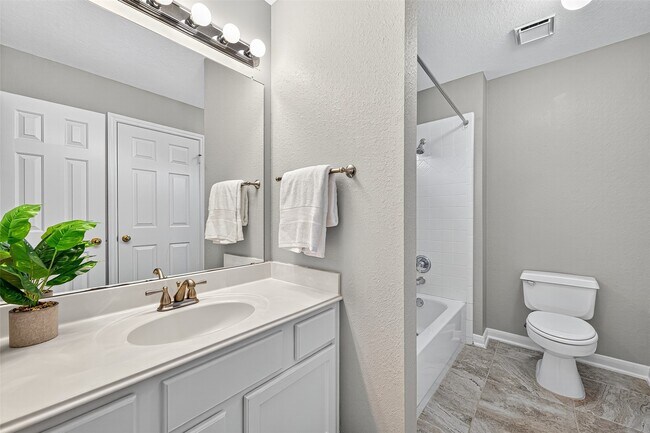 Foto del edificio - 13011 Mossy Ridge Cove