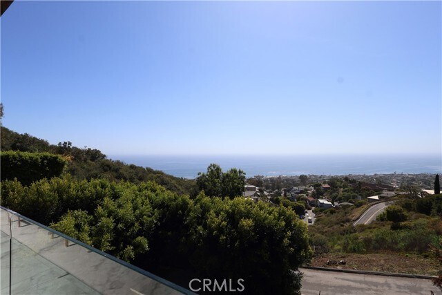 Foto del edificio - 1055 Summit Dr