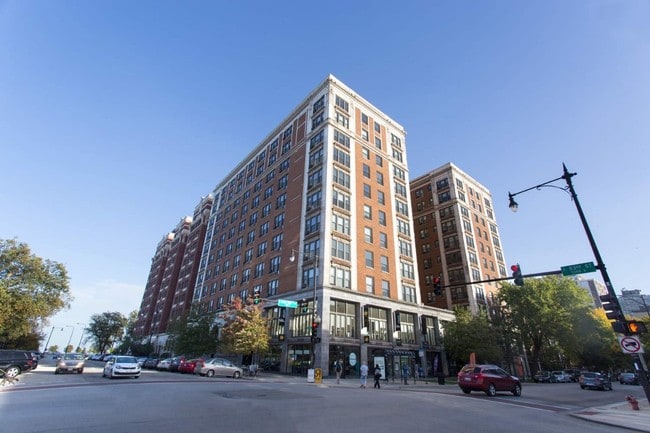 Building Photo - 5309 S Hyde Park Blvd