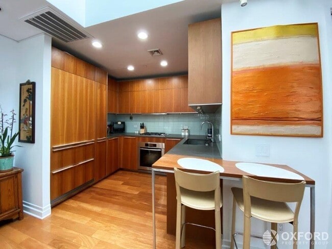 Building Photo - 137 West 14th Street