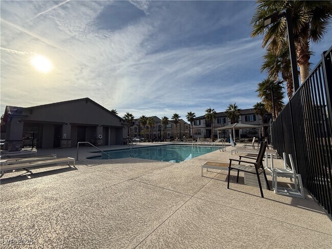 Building Photo - 460 Ylang Pl