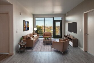 Interior Photo - Arden