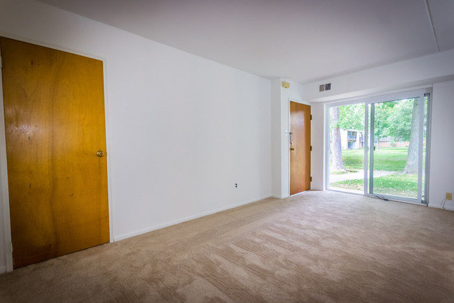 Foto del edificio - TWO BEDROOM AT NOLAN PARK/MORRISVILLE