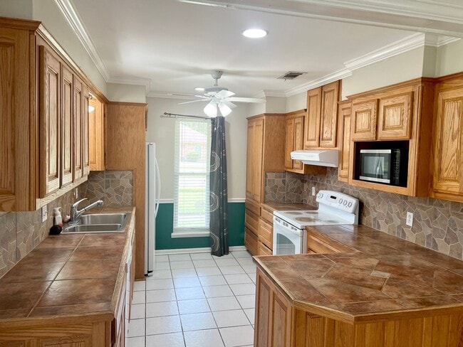 Building Photo - Home for Lease