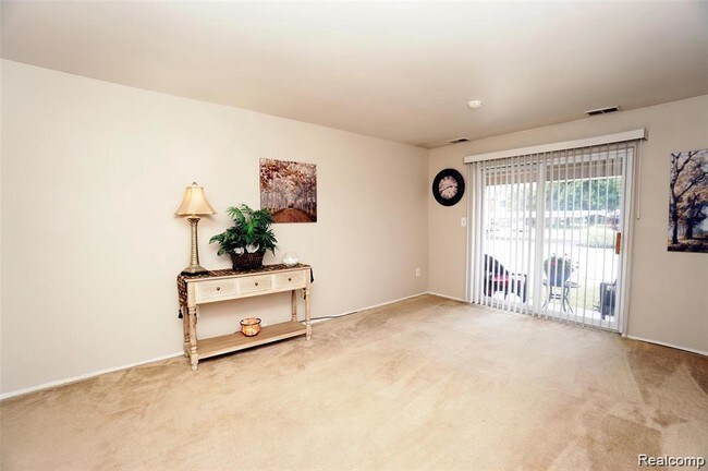 Building Photo - 44409 Savery Dr