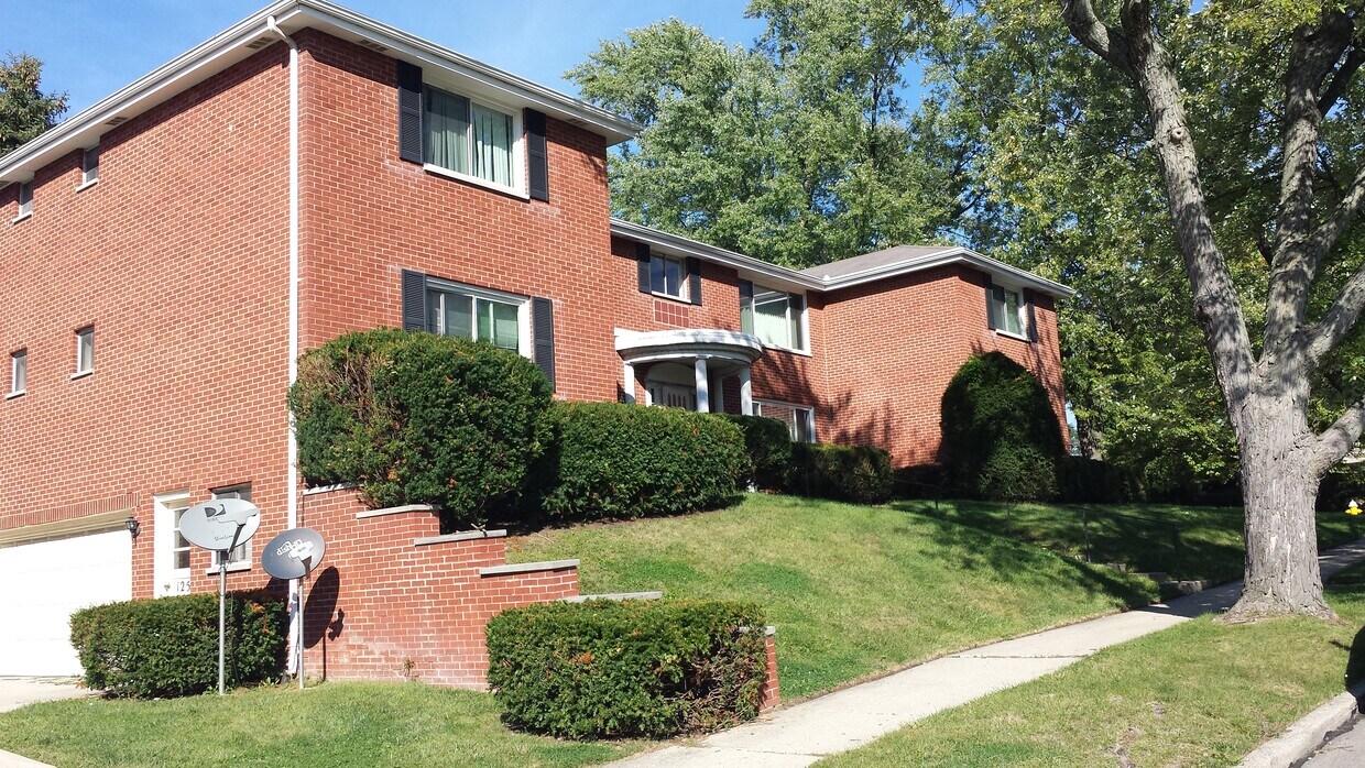 Primary Photo - 1251 Westcliff Ct