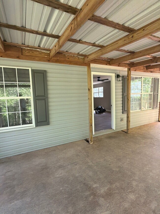 Foto del edificio - 105 Ray Hardister Rd